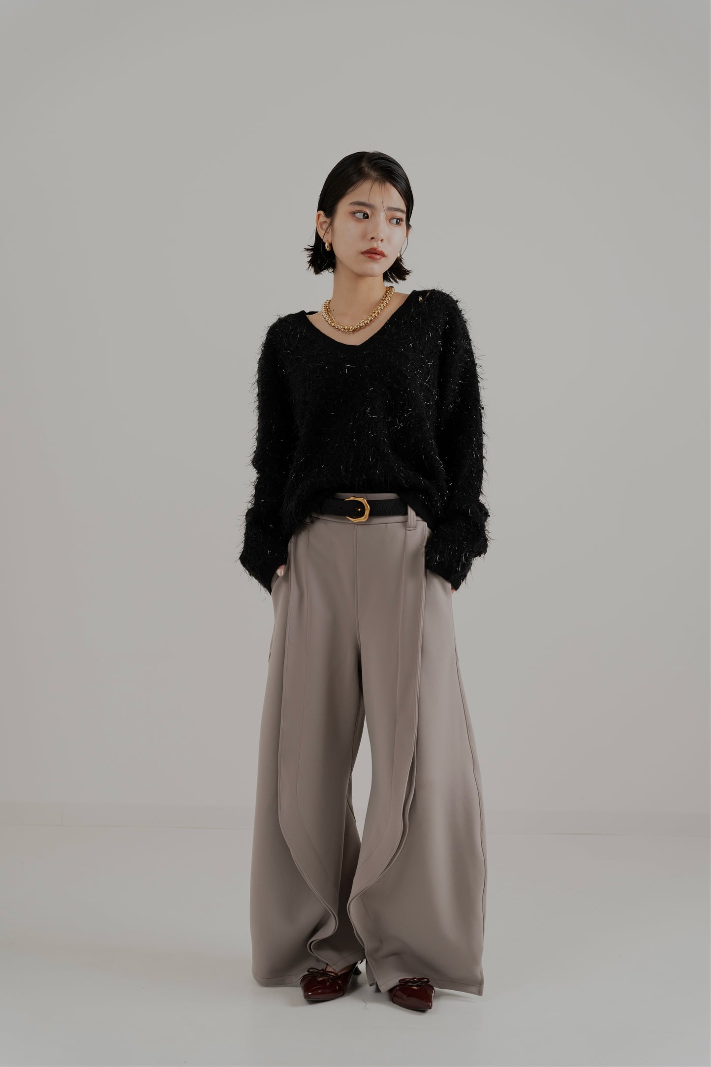 Oval Gold Buckle Leather Belt