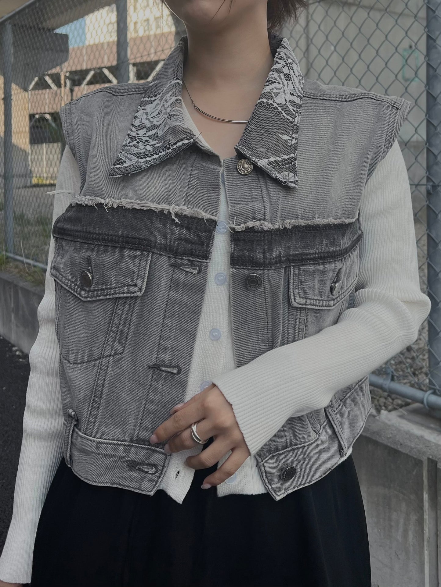 Floral Lace Denim Vest　