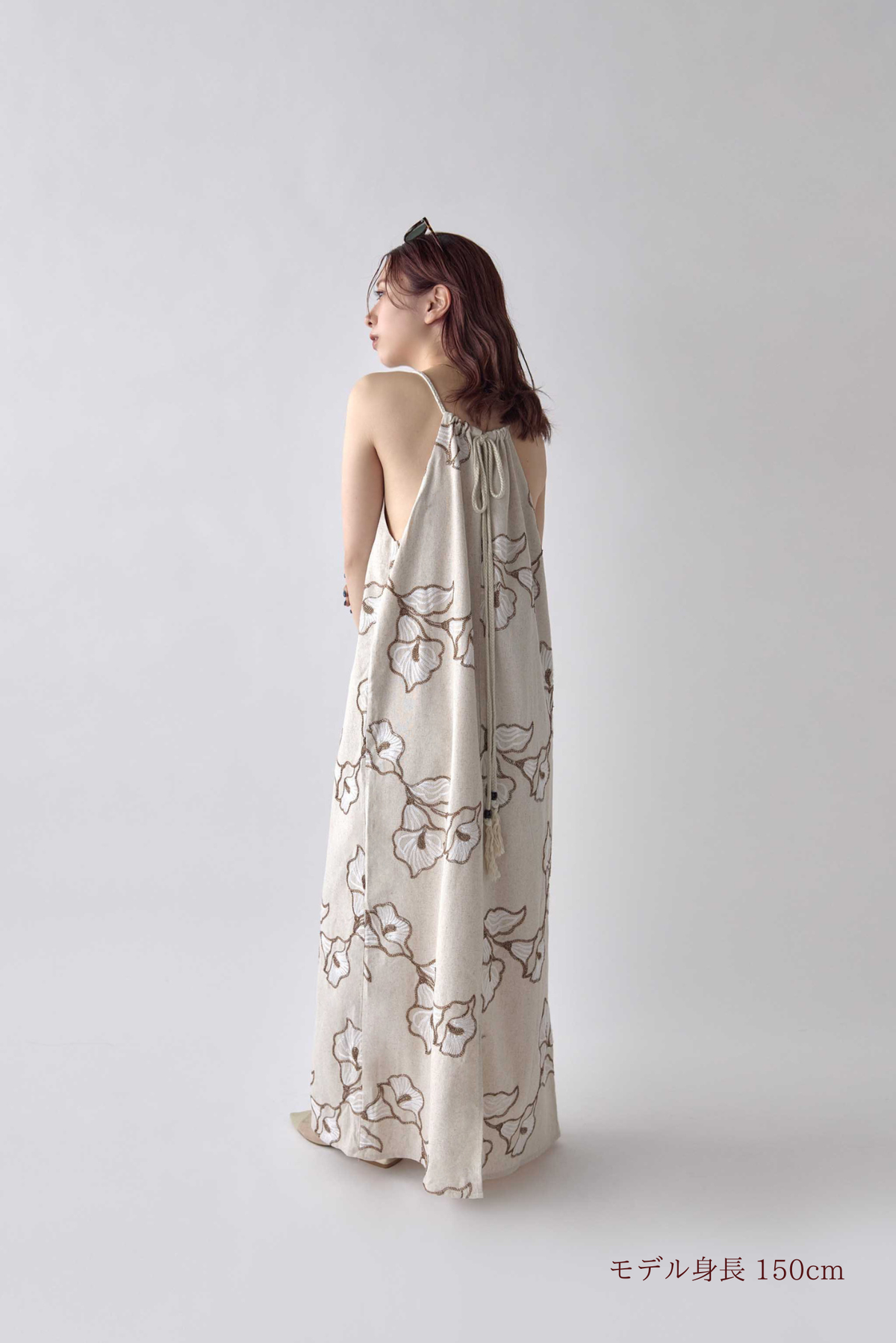 Line Flower Embroidery Dress