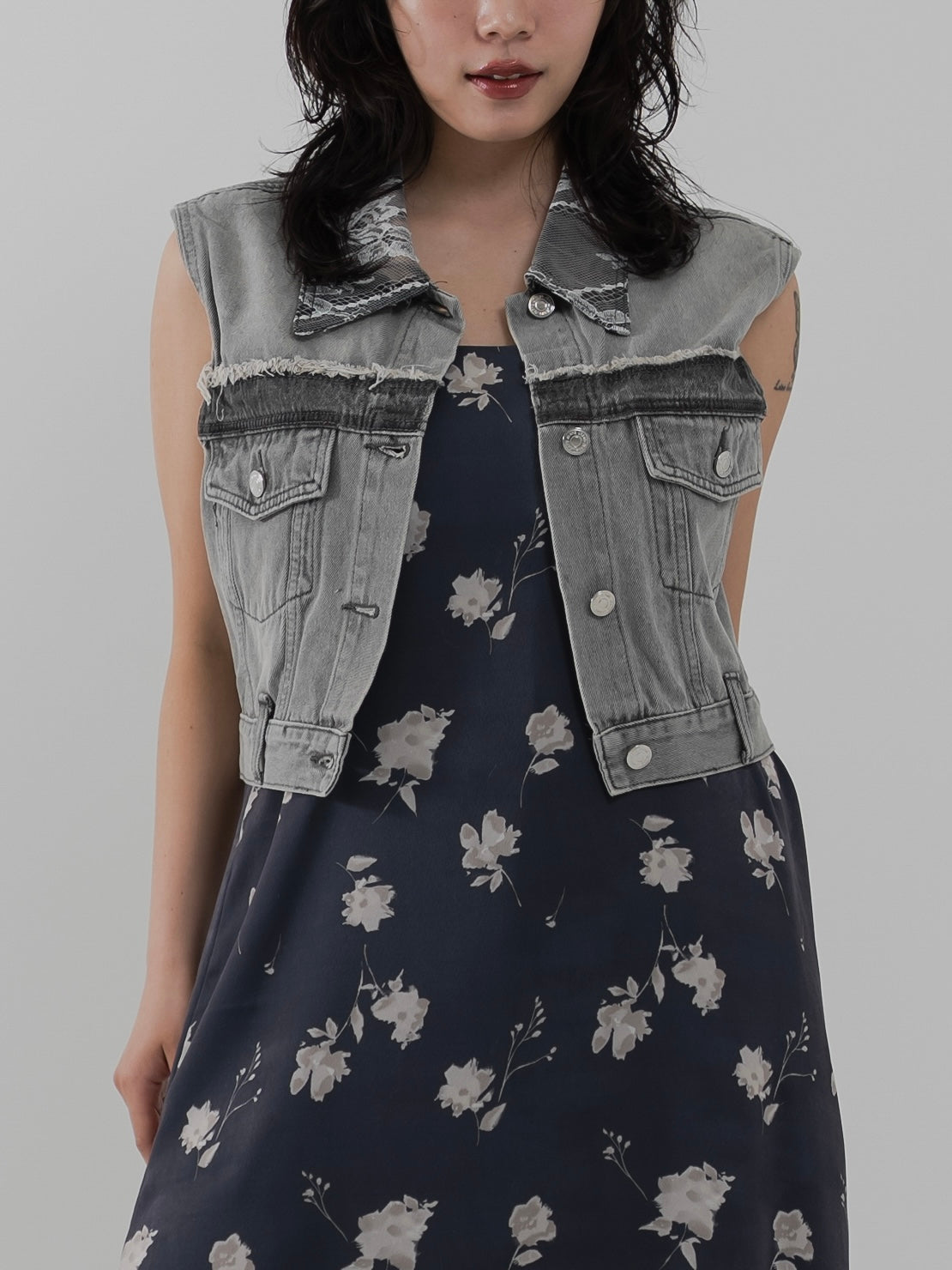 Floral Lace Denim Vest　