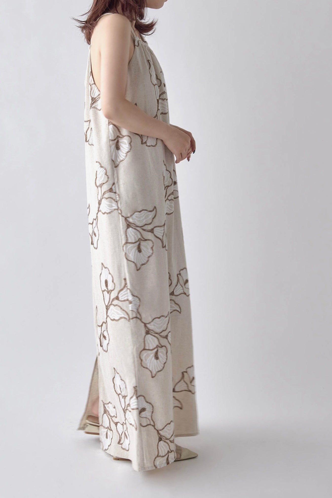Line Flower Embroidery Dress