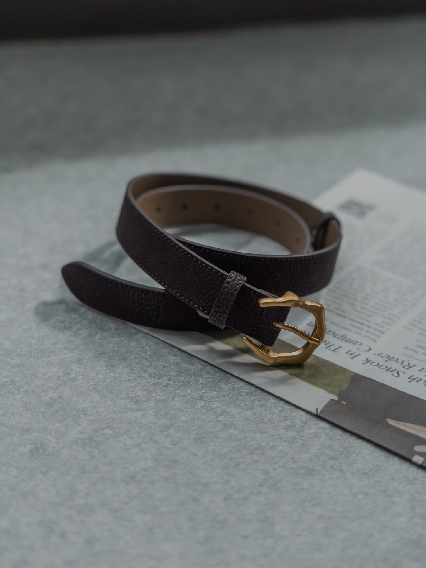 Oval Gold Buckle Leather Belt　