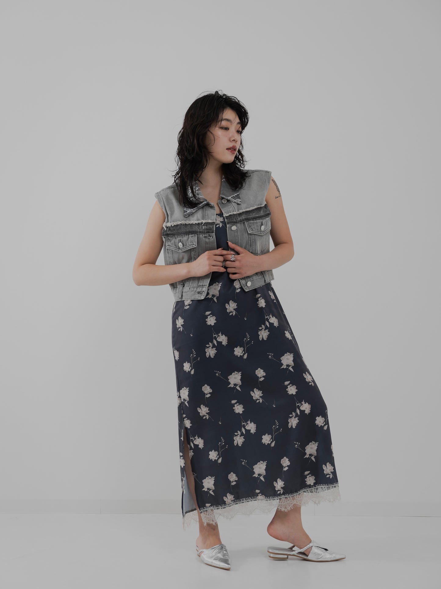 Floral Lace Denim Vest　