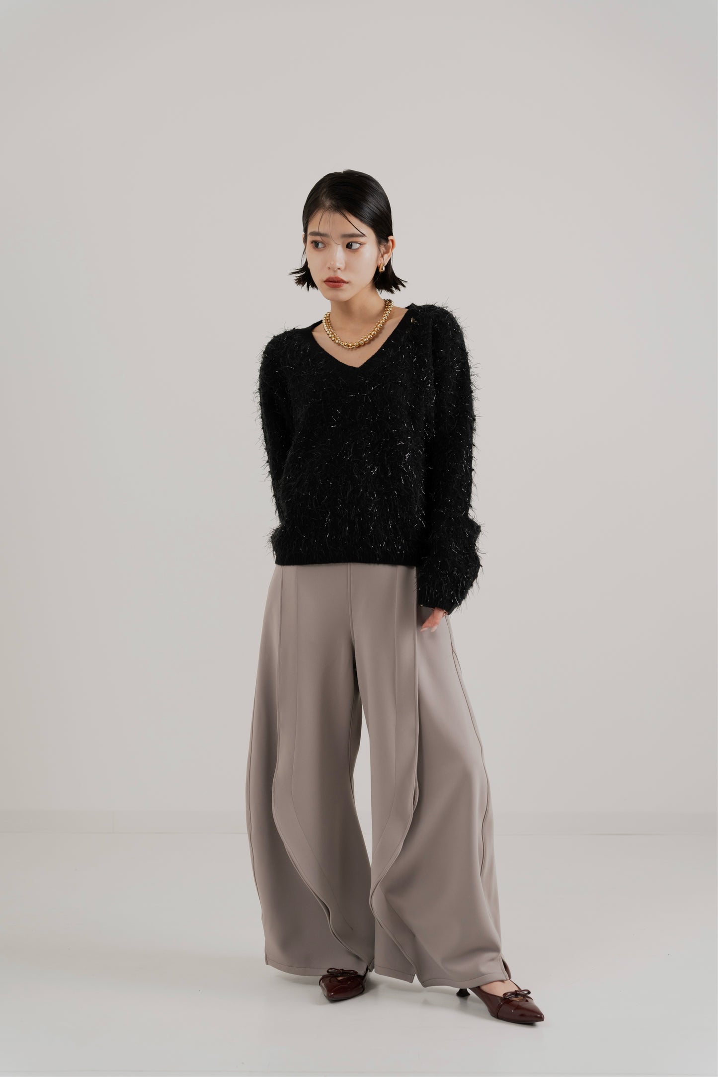 Curved Wide Sweat Pants