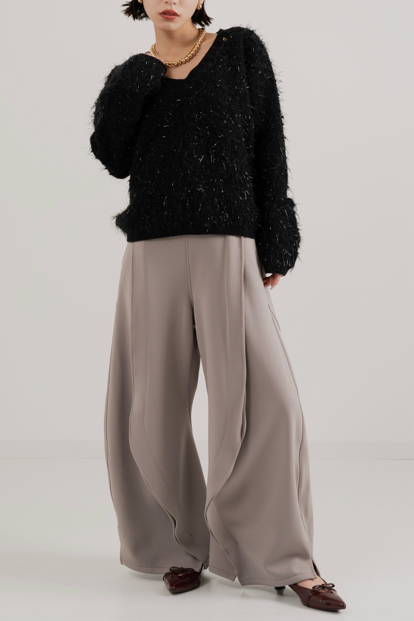 Curved Wide Sweat Pants