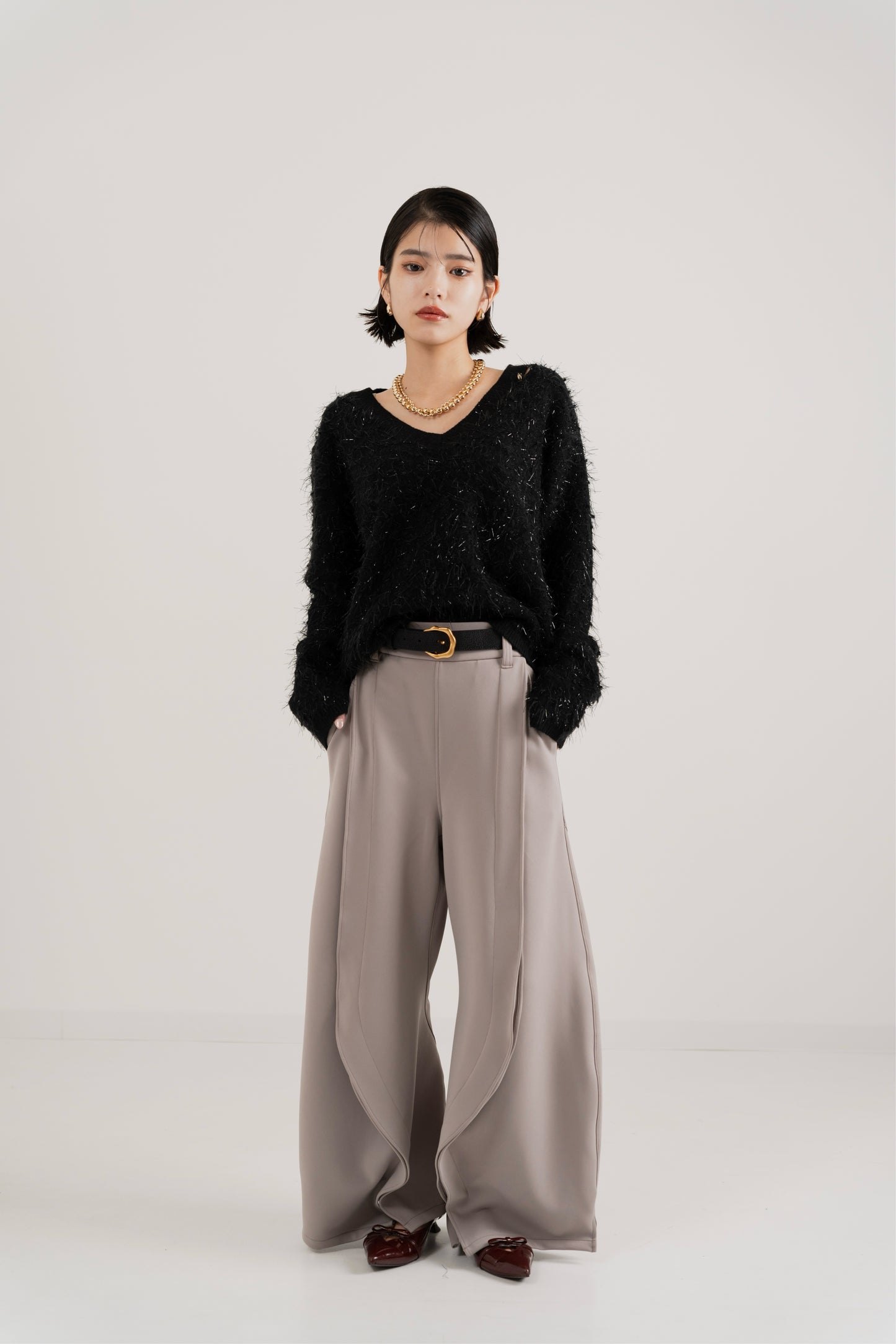 Curved Wide Sweat Pants