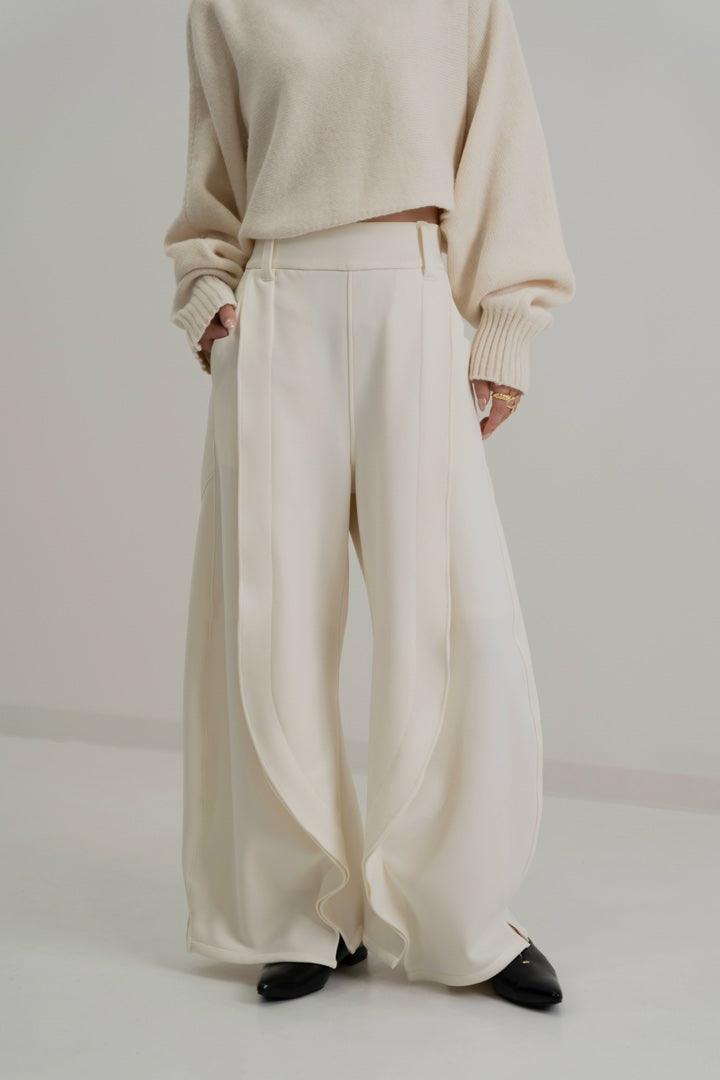 Curved Wide Sweat Pants